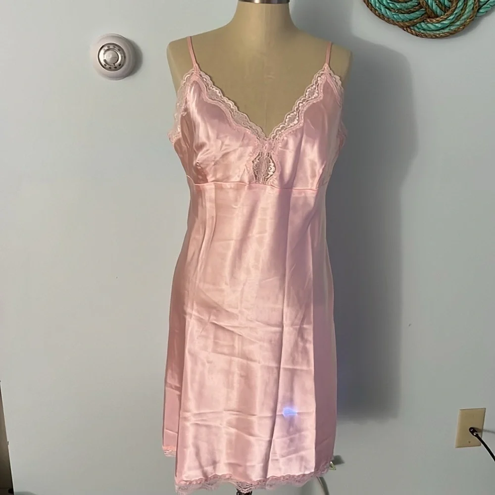 Gilligan & O’Malley Pink Satin Nightie size L